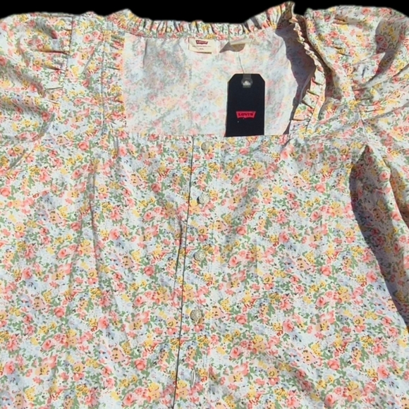 Levi's Spring Blouse - Picture 3 of 3
